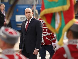 Президентът Радев ще участва в тържествения водосвет на бойните знамена на Гергьовден