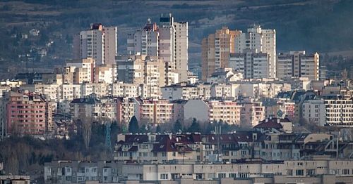 Пазарът на имоти замря