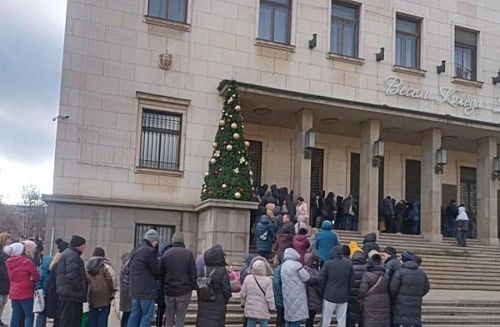 Безсмислената масова истерия да обръщаме левовете в евро