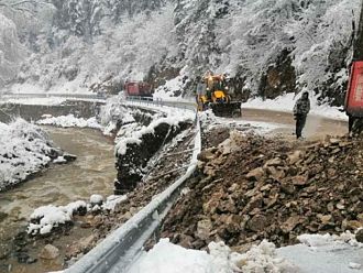 Жителите на с. Триград излизат на протест заради пропаднал път