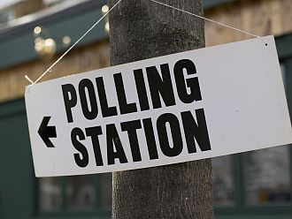 35 секции за гласуване в Обединеното кралство днес