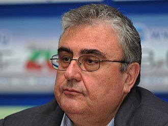 Време е да покажете, че можете да управлявате – освен да подмокряте дуварите и да ги цапате с развалени яйца