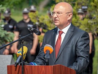 След заявки за протести МВР обещава по-високи заплати за полицаите