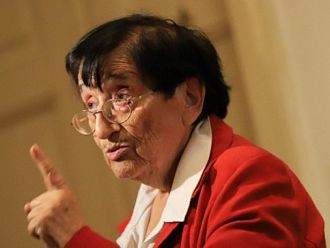 Мика Зайкова: Мерките на правителството са хаотични, намирисва ми на социализъм