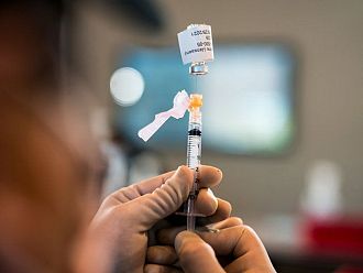 Сърбия първа в Европа по имунизации срещу COVID