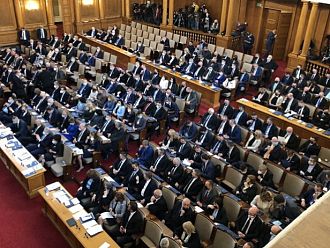 Редовното заседание на парламента се провали след три неуспешни опита за кворум (обновена)
