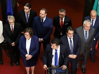 Ще оцелее ли правителството - ИТН държи ключа