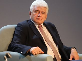 Проф. Пламен Киров: Петков трябваше да депозира още снощи оставката на кабинета