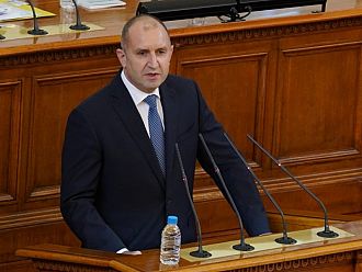 Румен Радев насрочи за понеделник консултациите за ново правителство