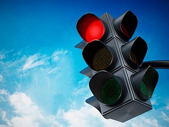 Токов удар спря три светофара във Варна