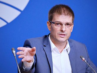 Бивш шеф на