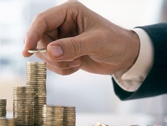 Хората в Източна Европа започнаха да пестят повече, рискът от рецесия се увеличава