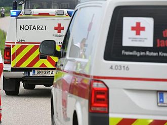 Тежка катастрофа в Австрия: Автобус с 32 пътници се преобърна 