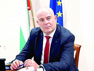 Гешев към Нинова: Нима българските закони не са еднакви за всички – политици и граждани