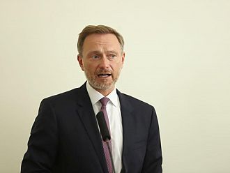 Линднер предупреди, че високите цени на газа ще станат новото нормално