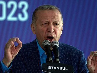 След исторически балотаж Ердоган си осигури още един мандат начело на Турция
