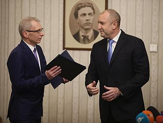 Радев връчи втория мандат на ПП-ДБ