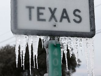 Хиляди жители все още без ток в Тексас