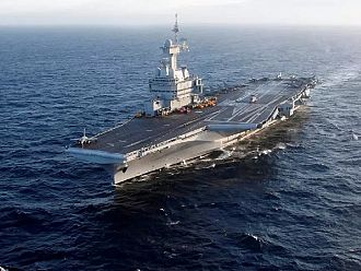 Франция демонстрира сила в Средиземно море