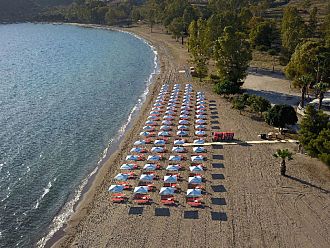 Масови проверки на заведения в Гърция за неправомерно заемане на плажната ивица