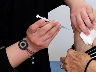 В Кипър ще имунизират едновременно срещу ковид и грип