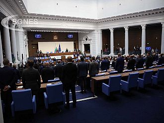 Управляващи VS. опозиция: Два противоположни свята