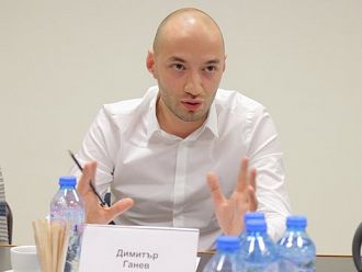 Ганев: С непрекъснатия конфликт Радев трупа политически капитал, но дали ще има ситуация да го използва