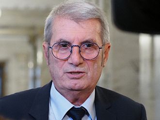 Министър Хинков: Над 4000 души са се ваксинирали против Covid