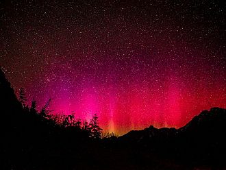 Феномен: Слънчево изригване причини полярно сияние в небето над България