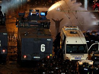 МВР дължи отговори за насилието над журналисти на протеста срещу БФС