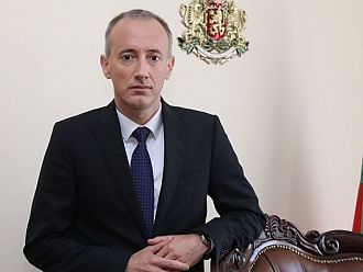 Всички ученици в класните стаи, ето при какво условие