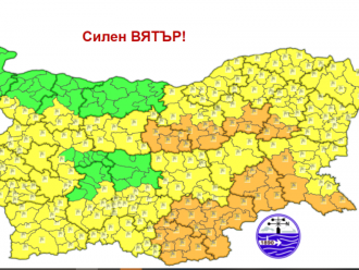 Оранжев и жълт код за опасно време: Бурен вятър ни очаква в неделя