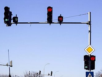 Предложение предвижда: Нови правила за ляв завой и връщане на светофарите с таймер