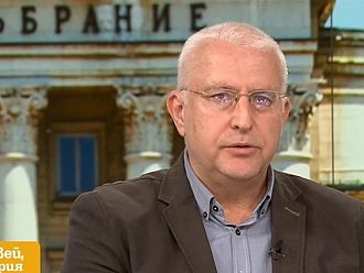 Политологът Св. Малинов: Може да има мнозинство между ГЕРБ, ДПС и ИТН след изборите