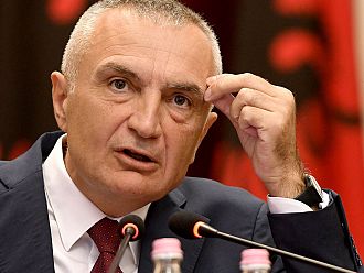 Парламентът на Албания острани от длъжност президента за сериозни нарушения на конституцията