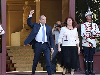 Румен Радев прави опит за натиск върху медии чрез ДАЗД?