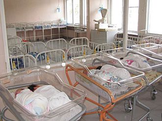 Новородено почина два часа след раждането си в Окръжна болница в София