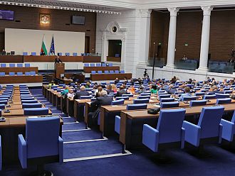 Имаме си едни от най-скъпите депутати в Европа