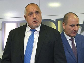 Цветанов си го връща на Бойко, цепи ГЕРБ