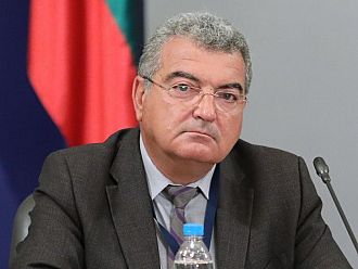 Чакат се още половин милион дози ваксини, ще има избор след месец