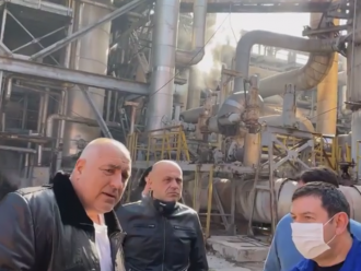 Борисов и Дончев в Димитровград: Ваксините са единственото решение да живеем (видео)