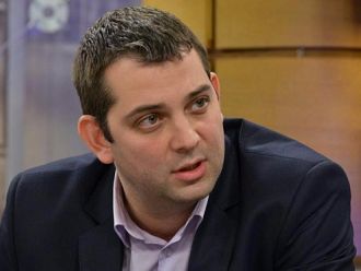 Димитър Делчев? Тези не разчитат ли прекалено много на късата памет на хората?!