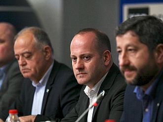 Демократичните българи трили коментари и не отговаряли на симпатизантка