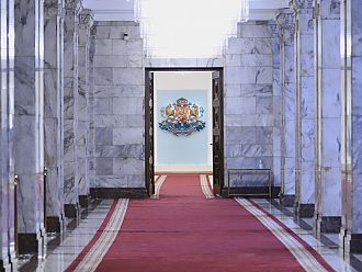 Анализатори: ИТН вече получиха жълт картон, следващият ще е червен