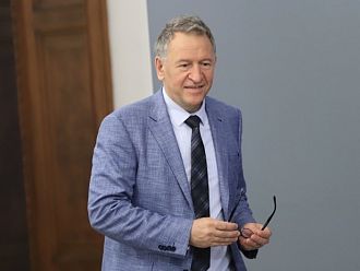 Бивш депутат към Стойчо Кацаров: Ако беше посегнал на ВМА, щяха да го подгонят с оръжие