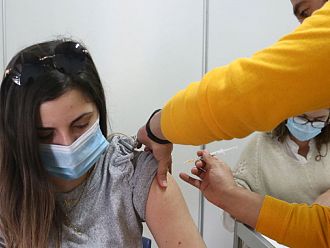  Ваксинираните в Кипър са вече 70%, но броят на новите случаи остава висок