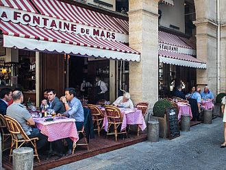 Във Франция ще изискват потвърждение за имунизация от клиентите на ресторанти