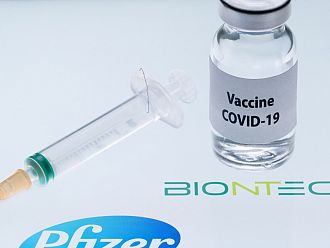 ЕС: Приемаме руската и китайска ваксини