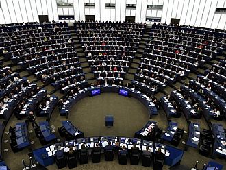 Европейският парламент ще обсъжда европейската имунизационна стратегия