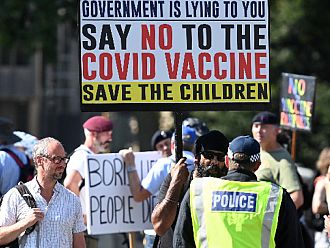 Ваксинационни паспорти няма да се въвеждат в Англия в края на септември